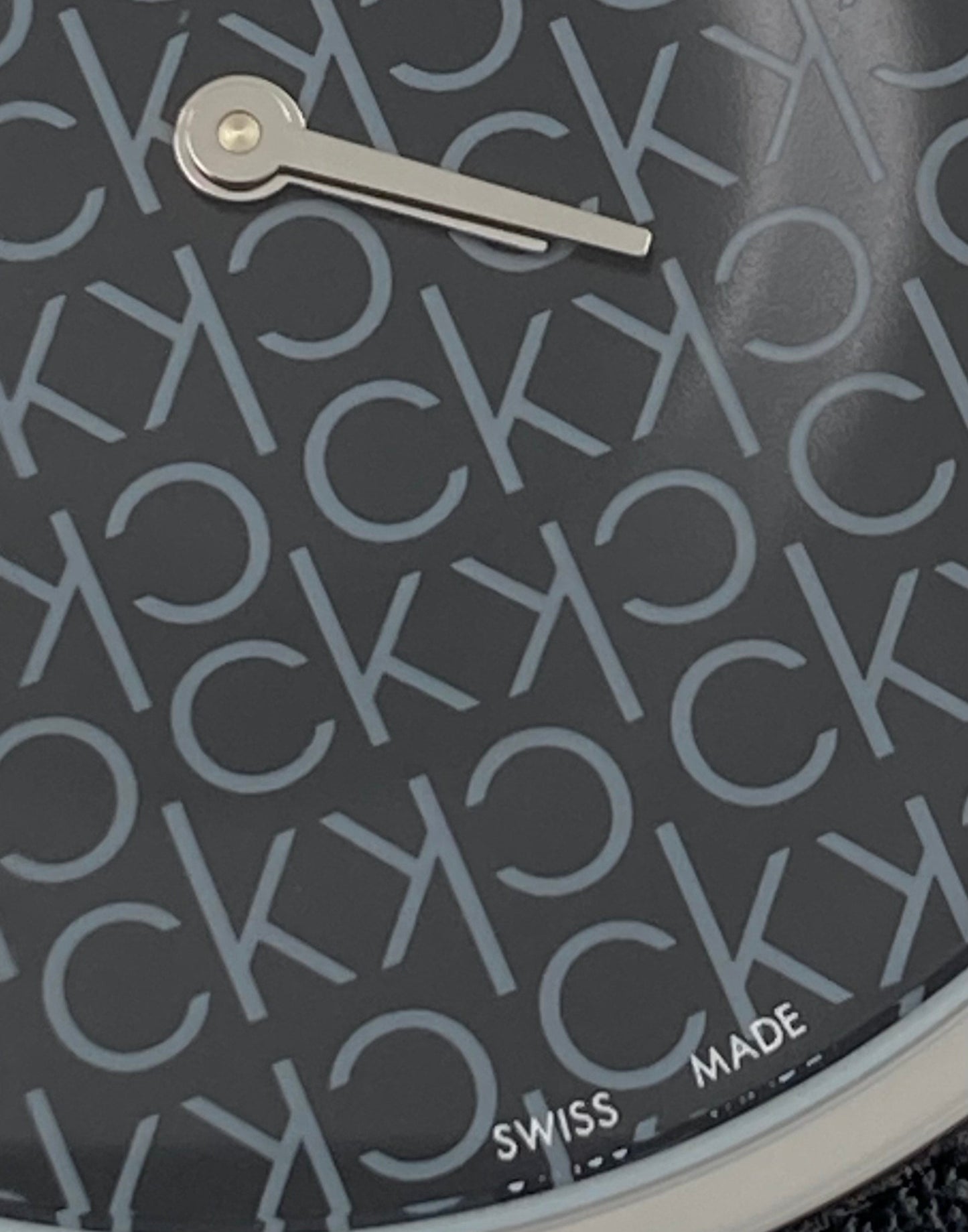 Neue, in der Schweiz hergestellte CALVIN KLEIN-Quarzuhr für Damen mit schwarzem Zifferblatt