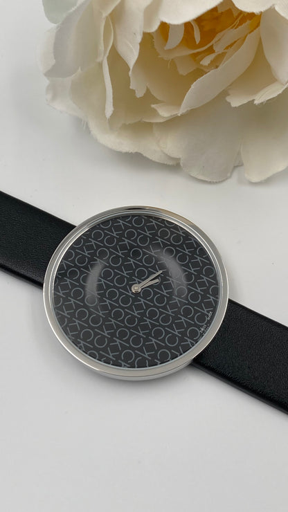 Neue, in der Schweiz hergestellte CALVIN KLEIN-Quarzuhr für Damen mit schwarzem Zifferblatt