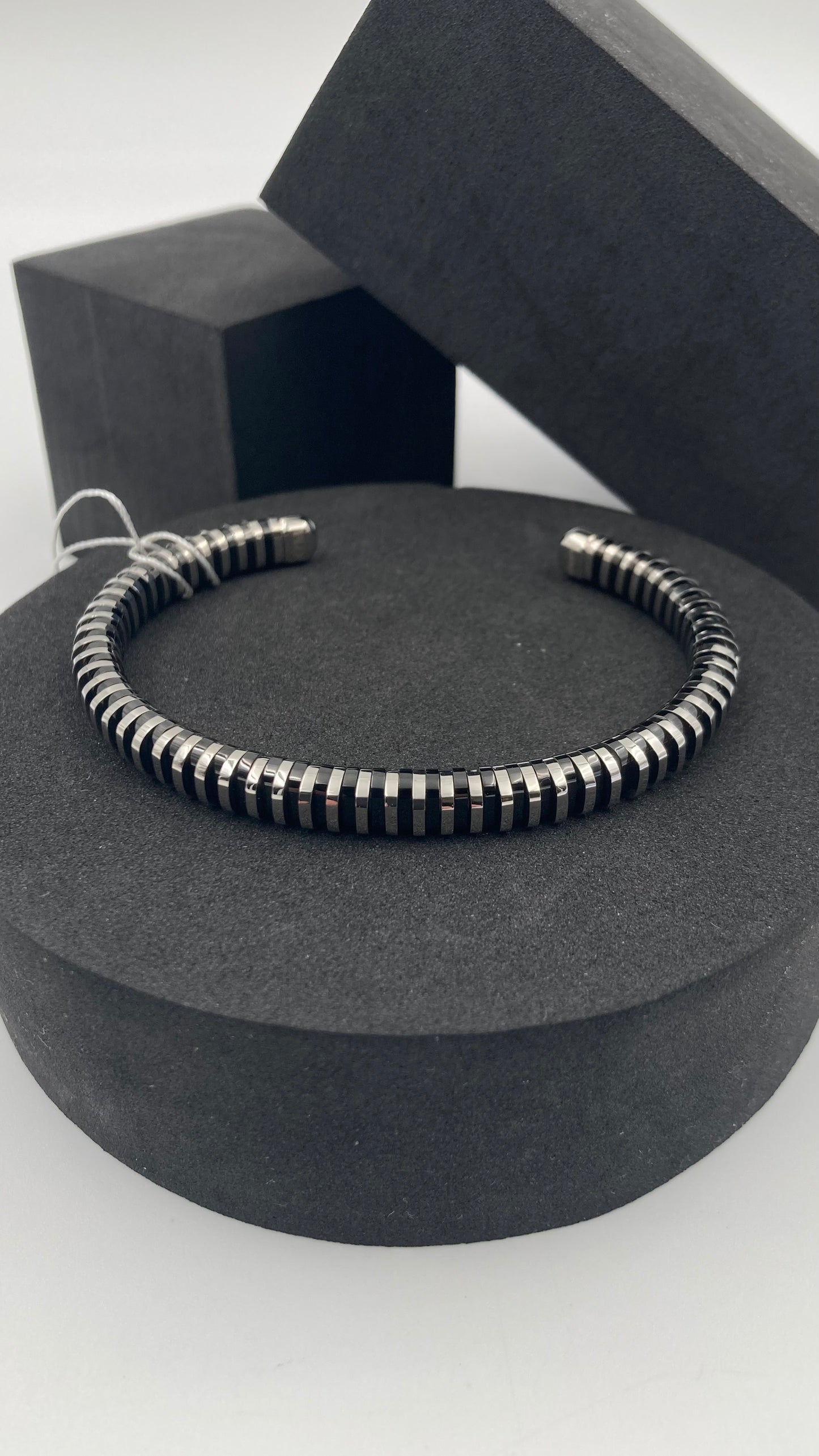 *NEW* CALVIN KLEIN SPRING KJ9FBF20010M STAINLESS STEEL BANGLE - SILVER/BLACK