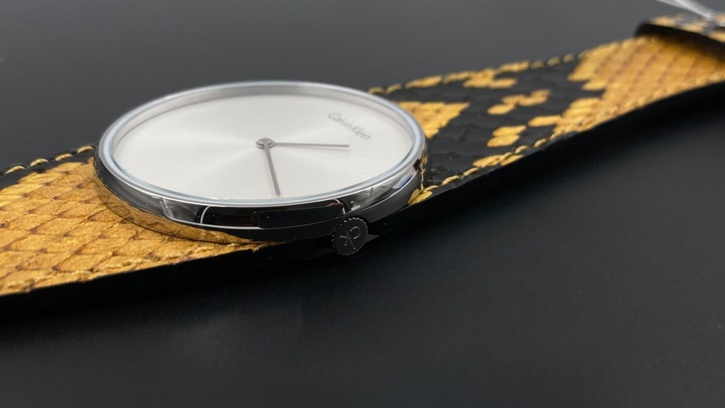 Neue, in der Schweiz hergestellte CALVIN KLEIN „Spellbound“ Damenuhr mit silbernem Zifferblatt