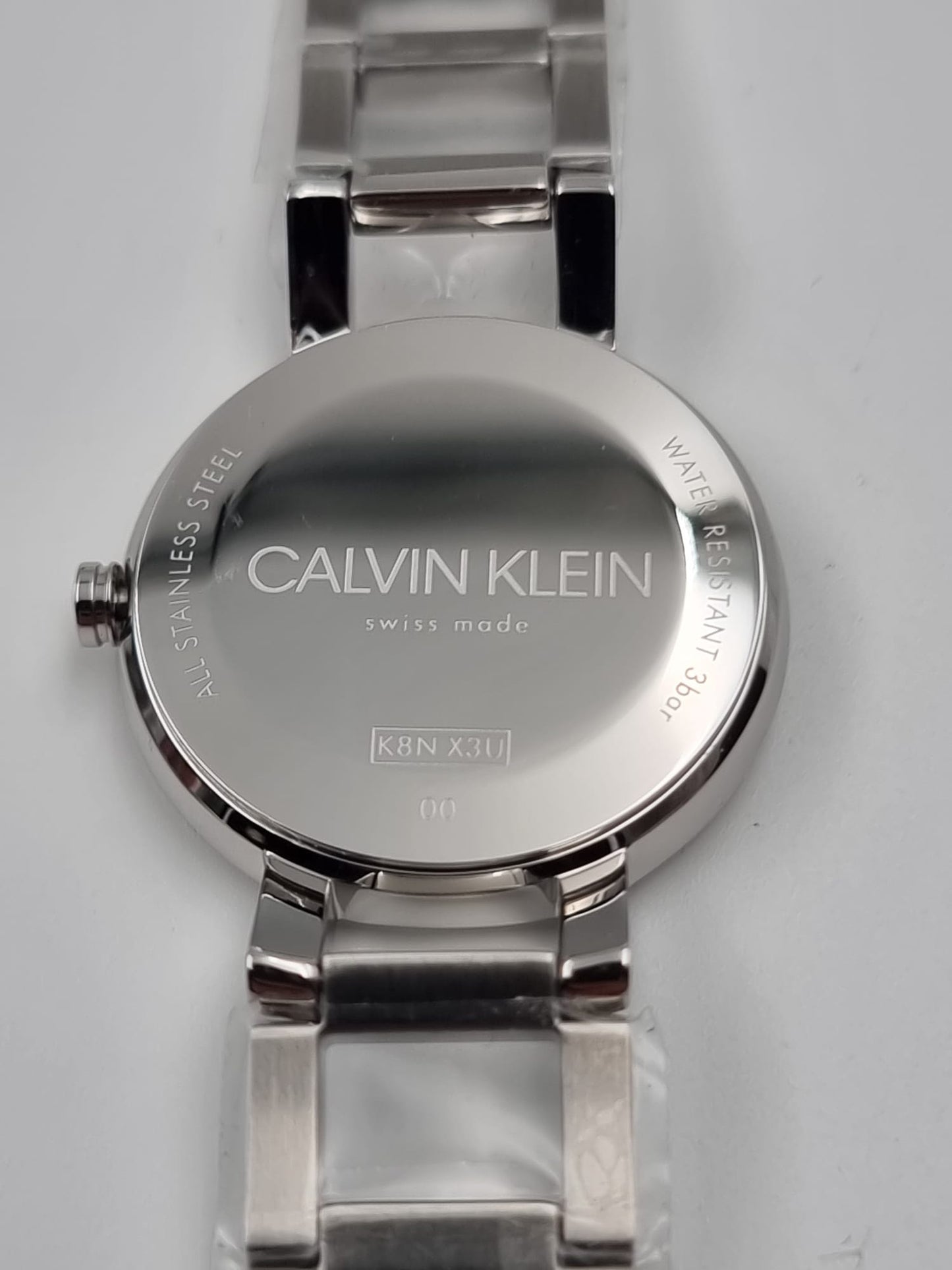 Neue, in der Schweiz hergestellte CALVIN KLEIN „Cheers“ Quarzuhr mit schwarzem Zifferblatt