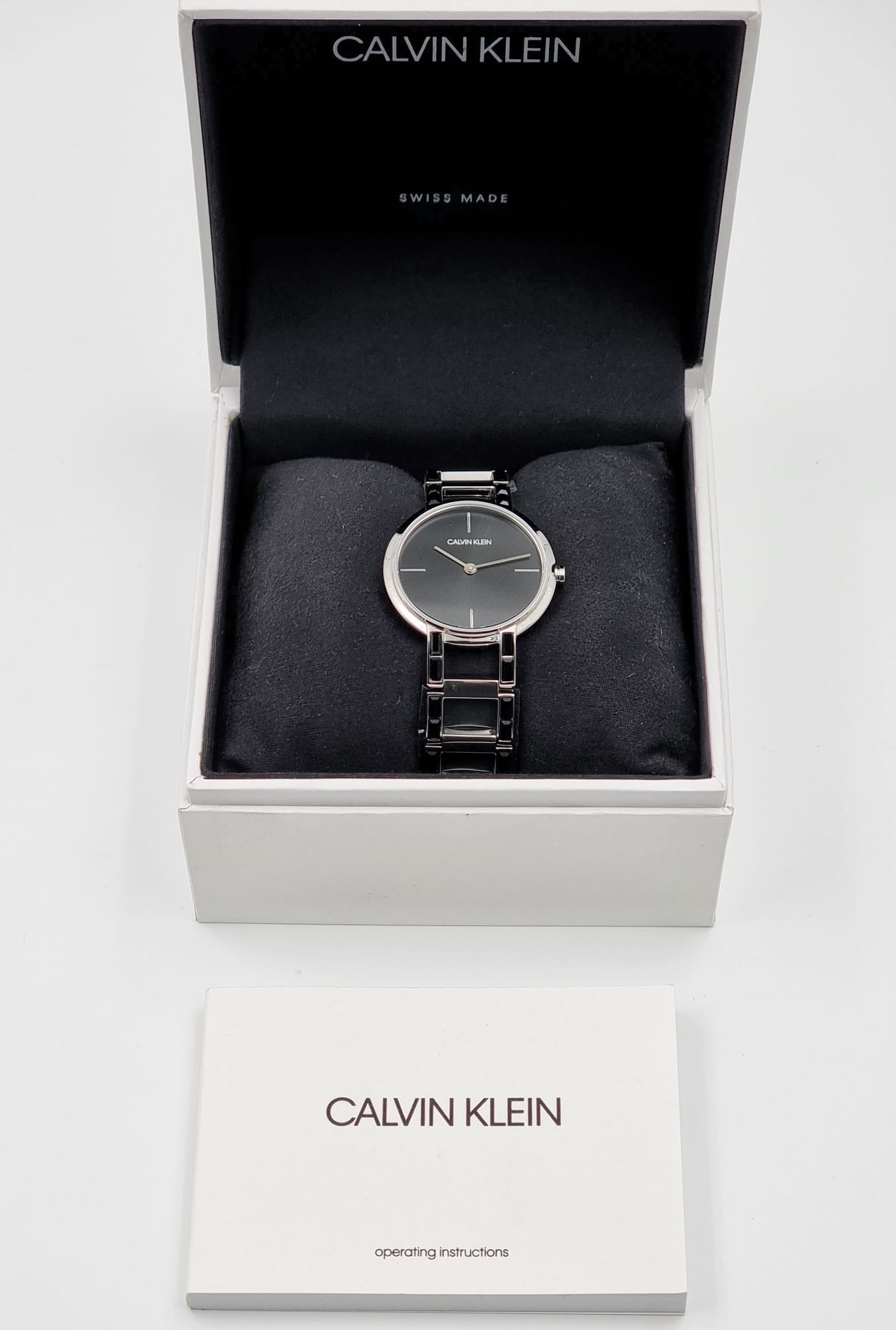 Neue, in der Schweiz hergestellte CALVIN KLEIN „Cheers“ Quarzuhr mit schwarzem Zifferblatt