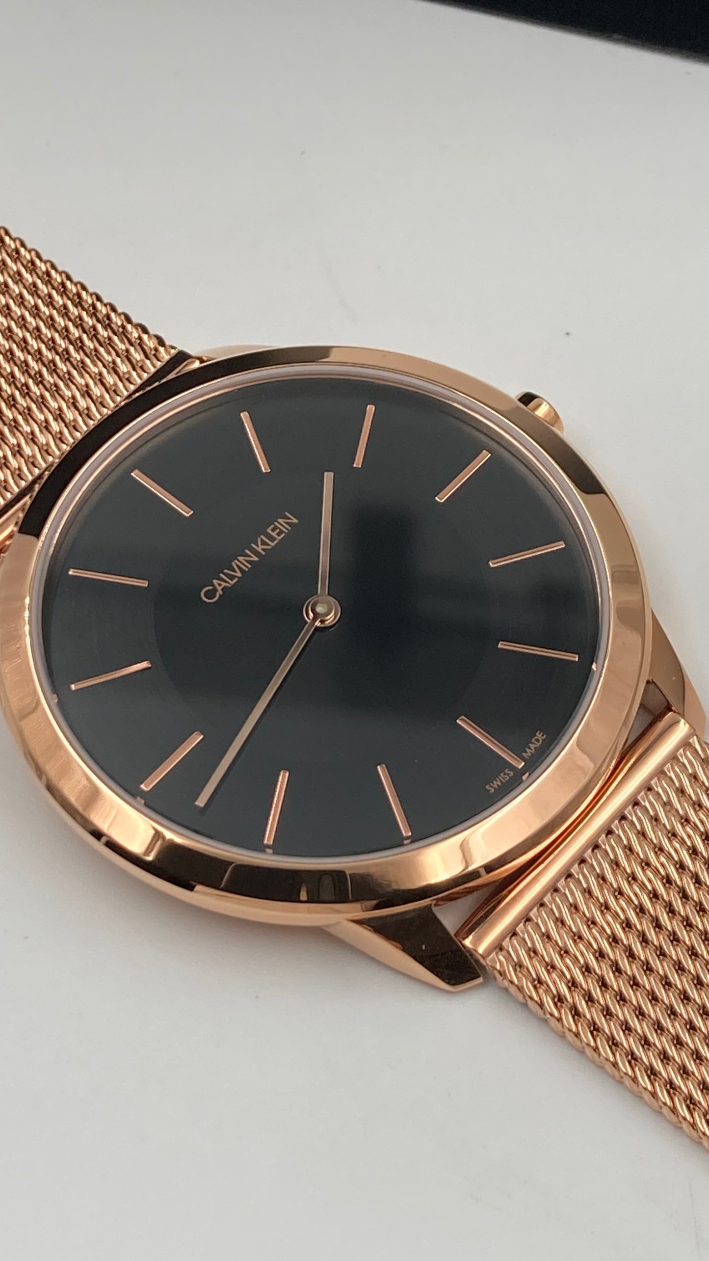 Neue, in der Schweiz hergestellte CALVIN KLEIN Minimal Quartz Herrenuhr mit schwarzem Zifferblatt