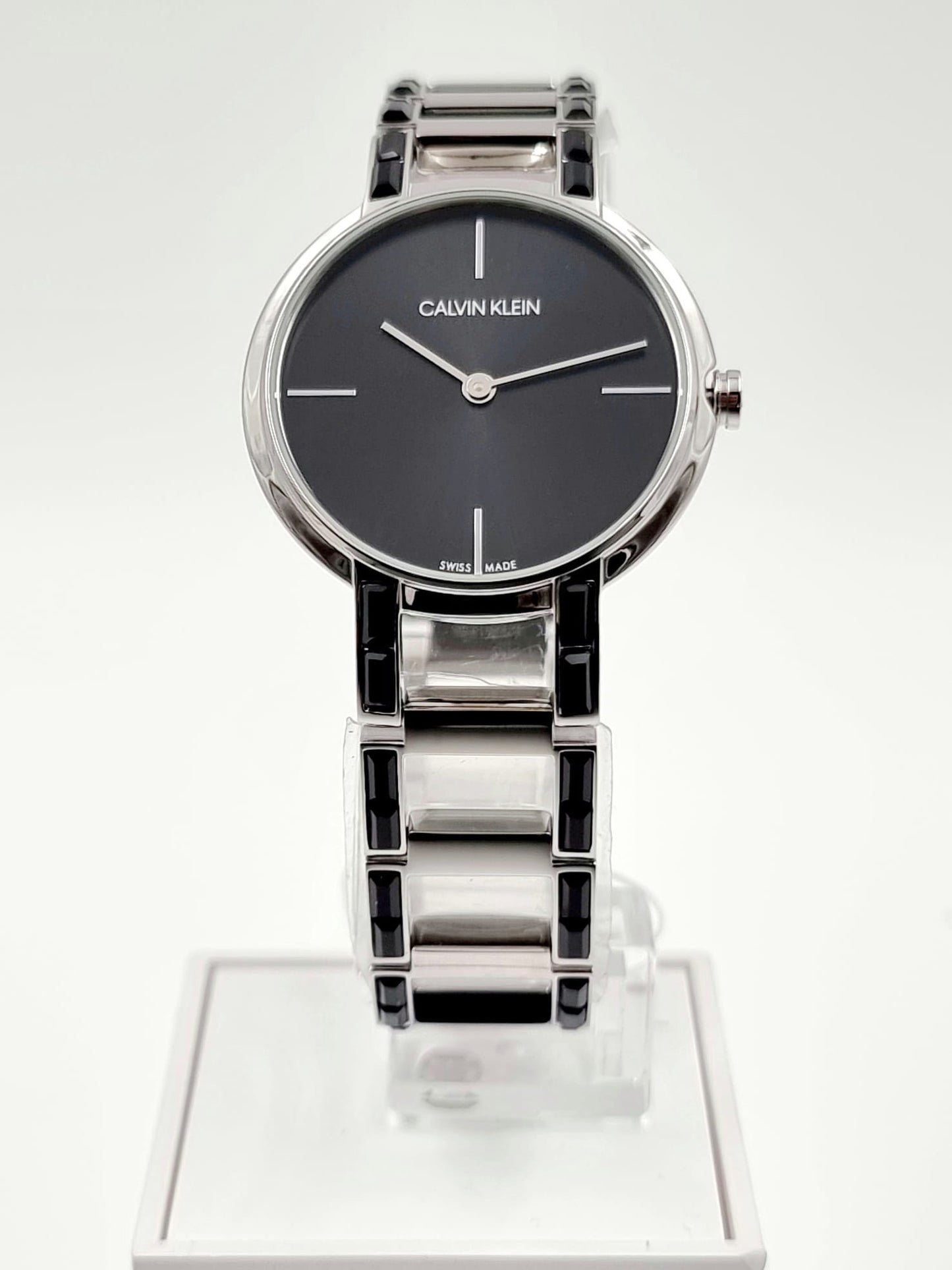 Neue, in der Schweiz hergestellte CALVIN KLEIN „Cheers“ Quarzuhr mit schwarzem Zifferblatt