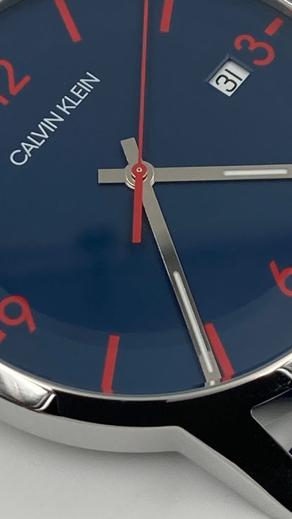Neue, in der Schweiz hergestellte CALVIN KLEIN City Quartzuhr mit blauem Zifferblatt