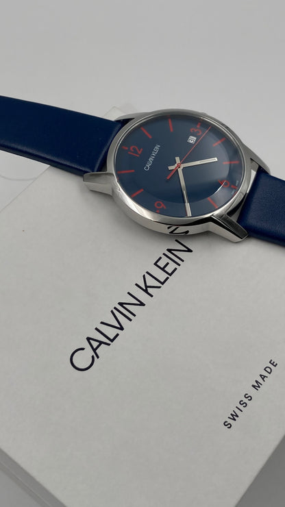 Neue, in der Schweiz hergestellte CALVIN KLEIN City Quartzuhr mit blauem Zifferblatt
