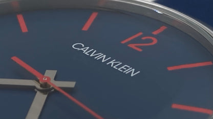 Neue, in der Schweiz hergestellte CALVIN KLEIN City Quartzuhr mit blauem Zifferblatt