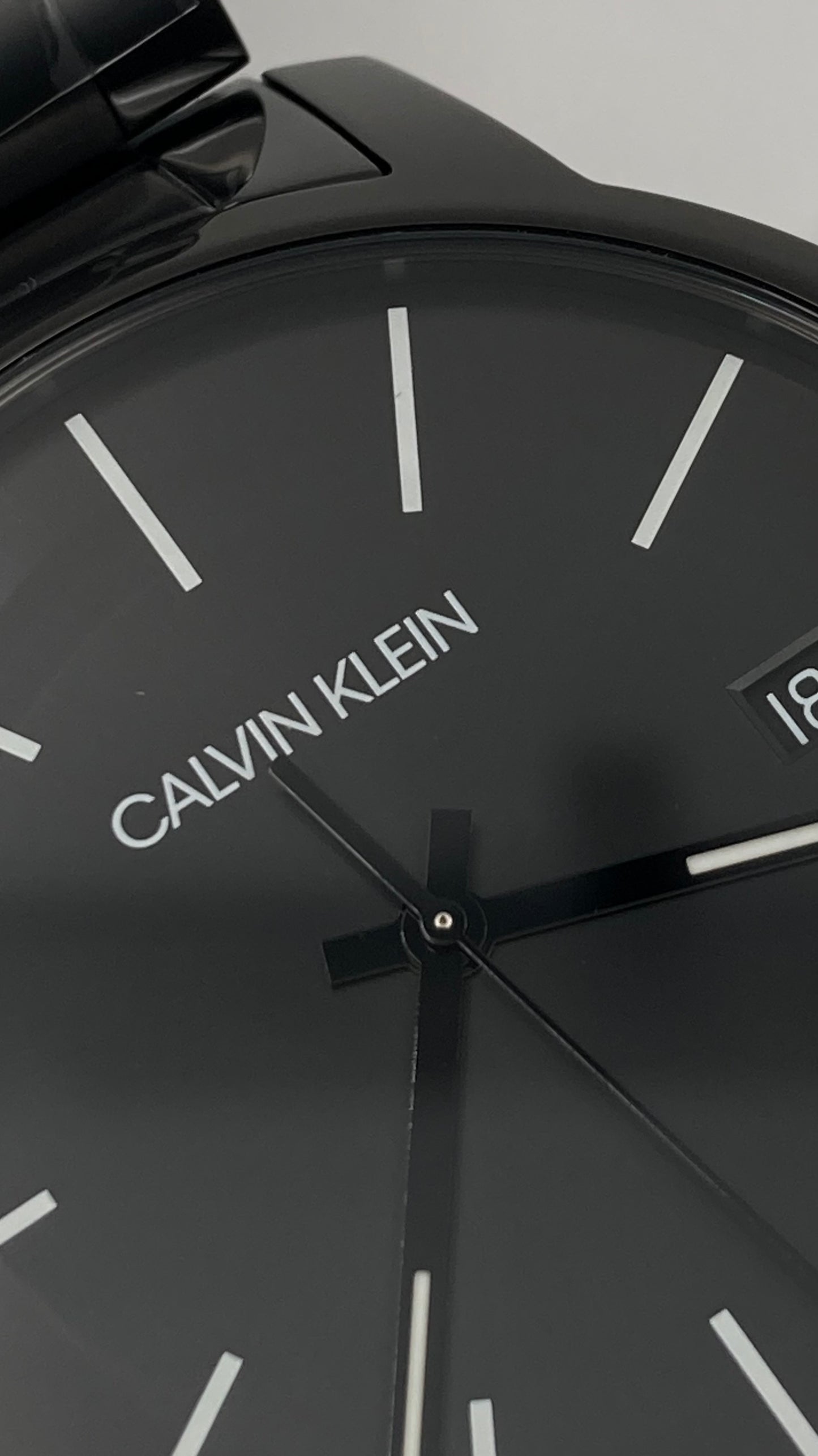 Neue, in der Schweiz hergestellte CALVIN KLEIN City Quartz Herrenuhr mit schwarzem Zifferblatt