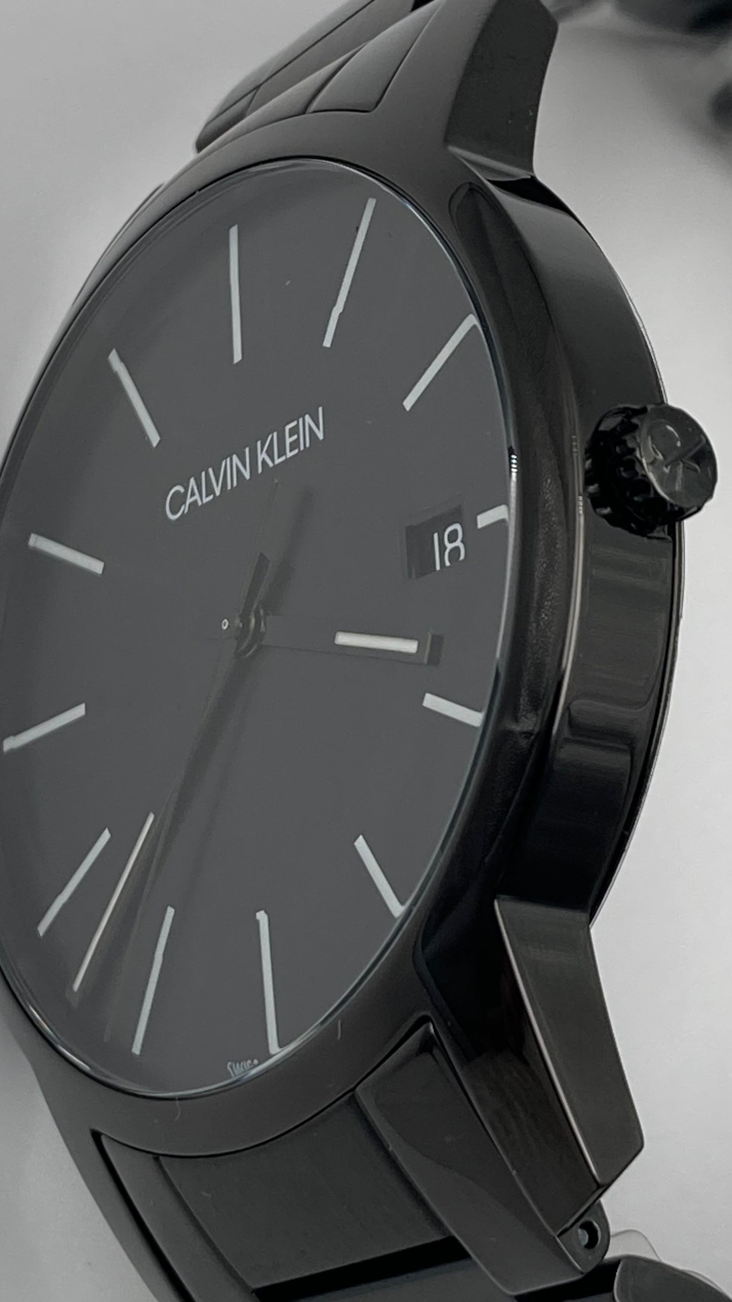 Neue, in der Schweiz hergestellte CALVIN KLEIN City Quartz Herrenuhr mit schwarzem Zifferblatt