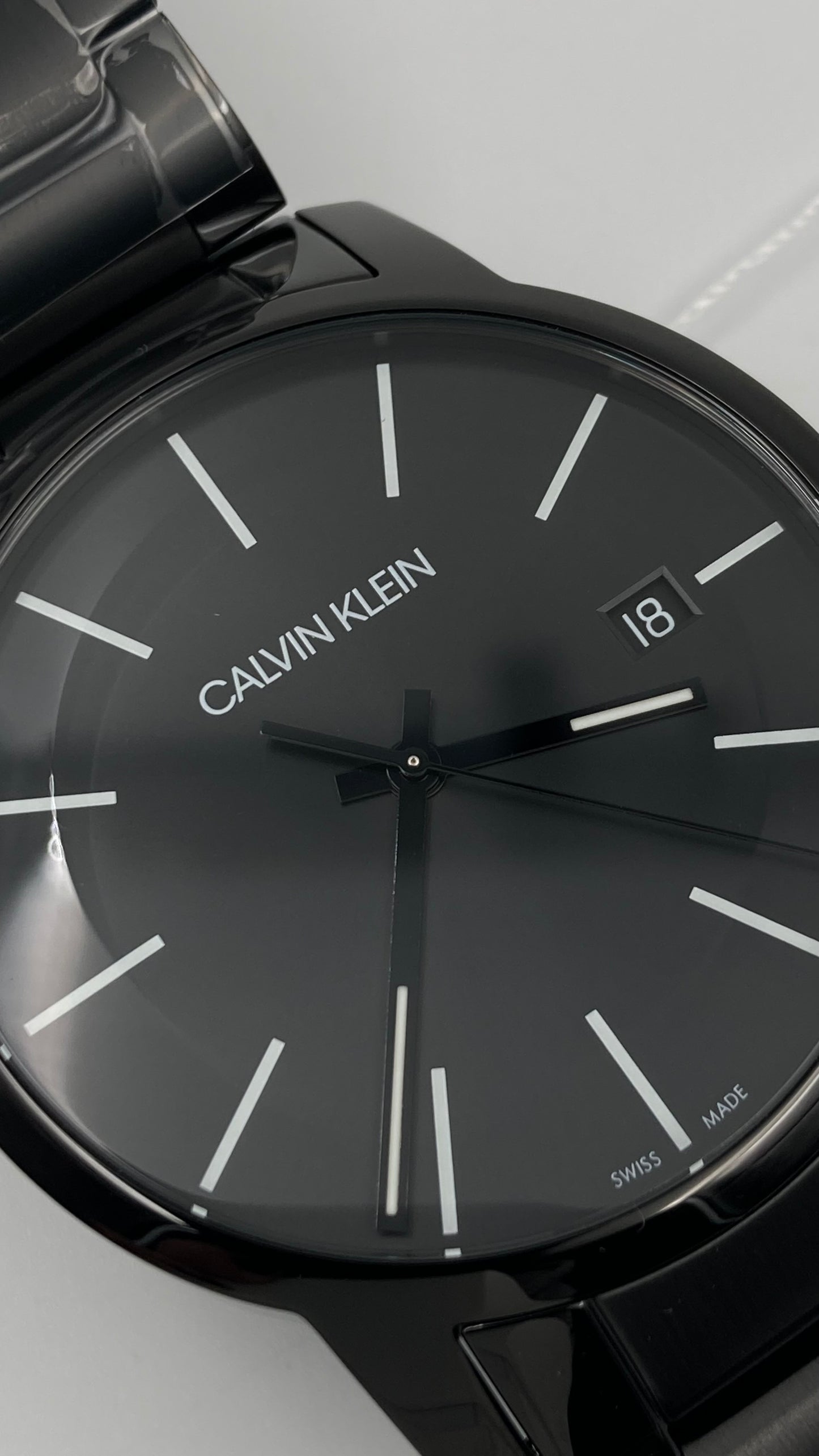 Neue, in der Schweiz hergestellte CALVIN KLEIN City Quartz Herrenuhr mit schwarzem Zifferblatt