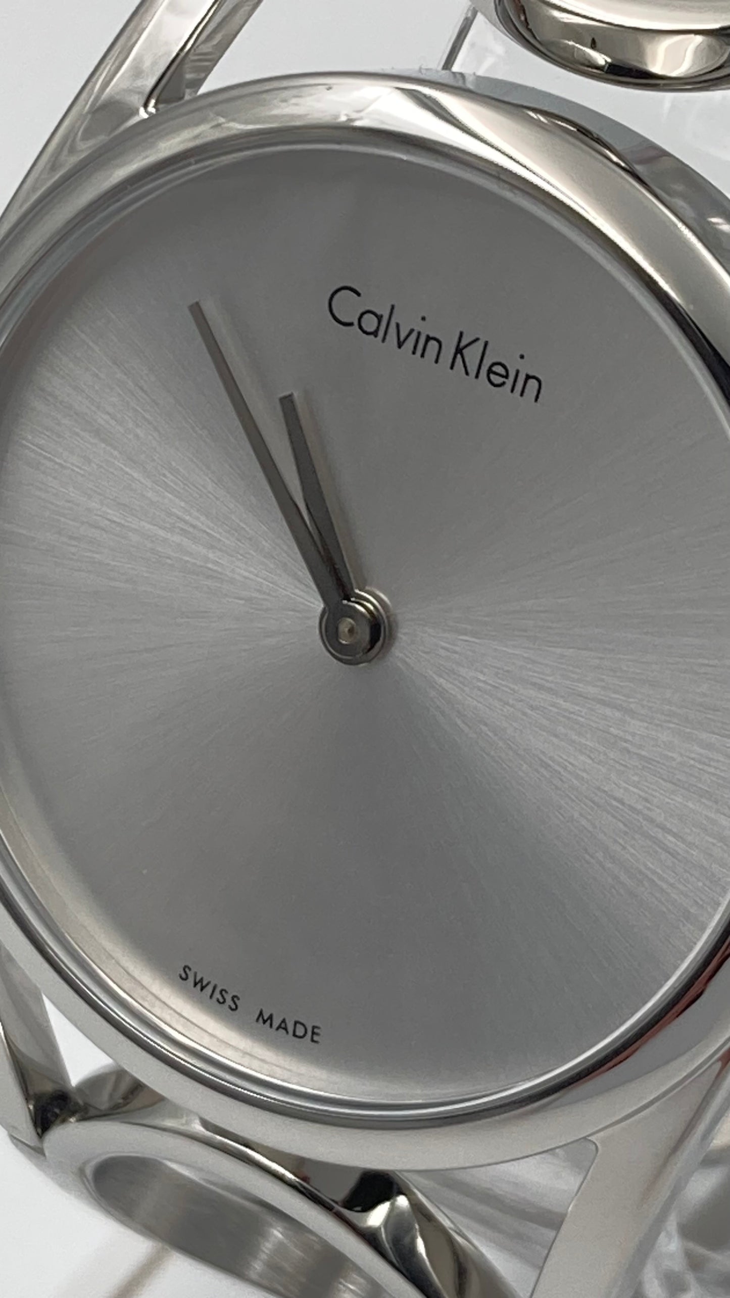 New Swiss Made CALVIN KLEIN Round Silver Dial Medium Ladies Quartz Watch