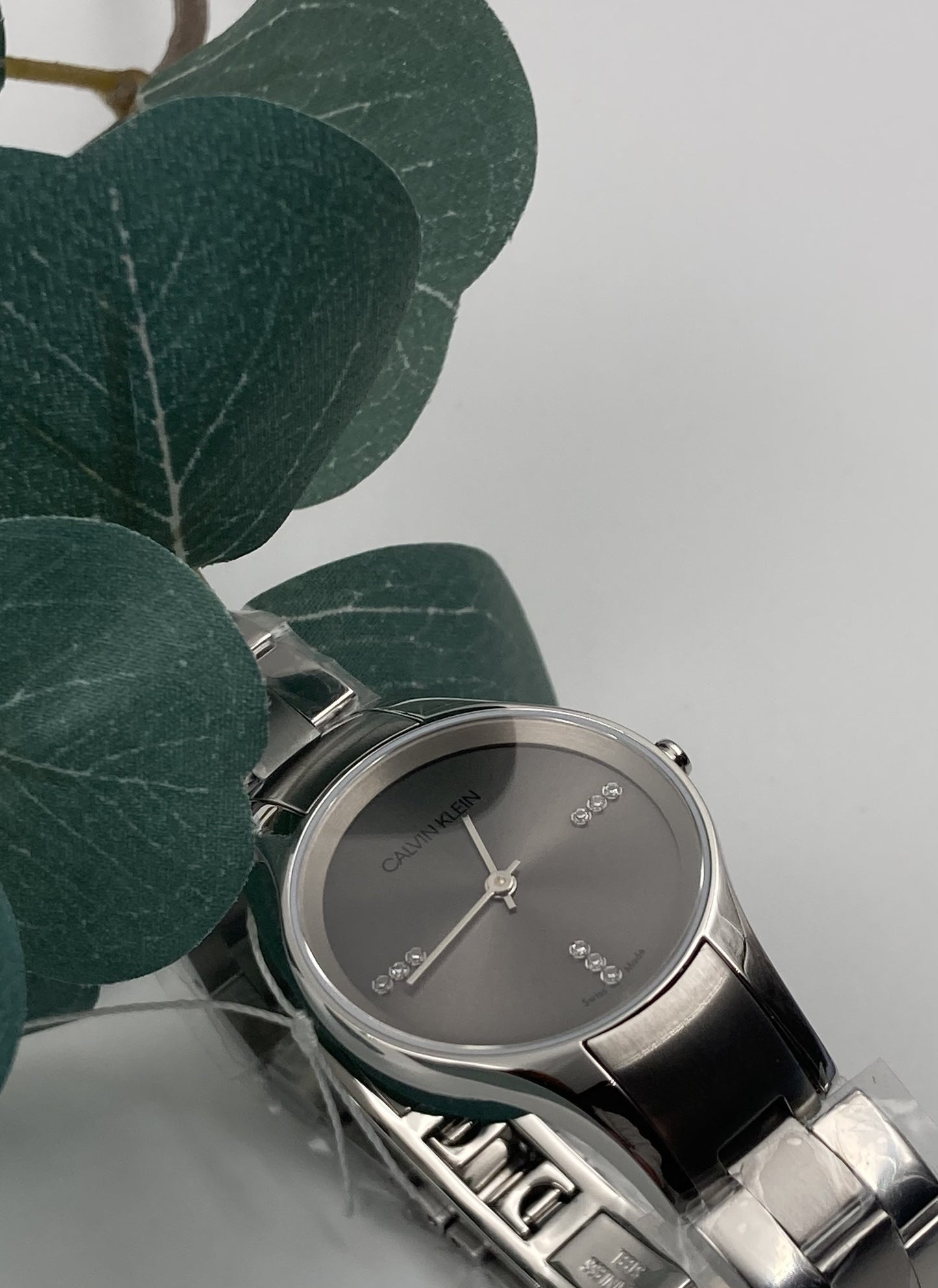 New Swiss Made CALVIN KLEIN Simplicity Quartz Silver Dial Ladies Watch