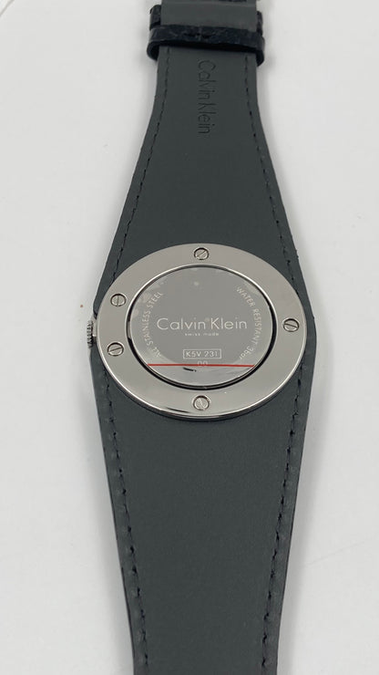 Neue, in der Schweiz hergestellte CALVIN KLEIN „Spellbound“ Damenuhr mit grauem Zifferblatt