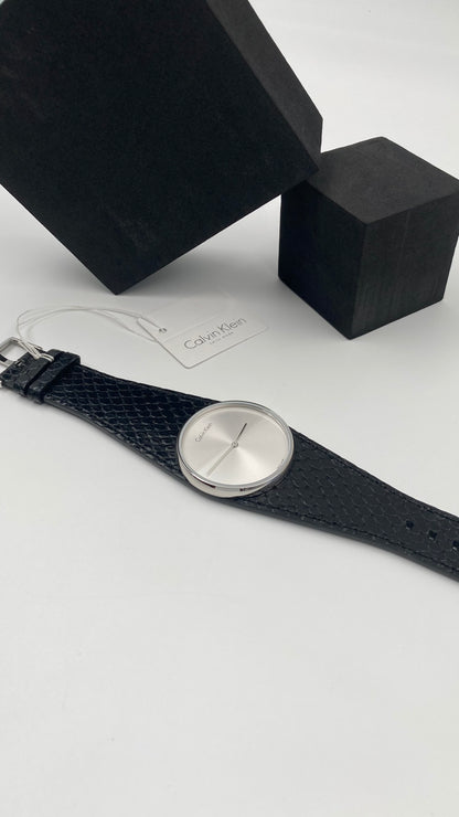 Neue, in der Schweiz hergestellte CALVIN KLEIN „Spellbound“ Damenuhr mit grauem Zifferblatt