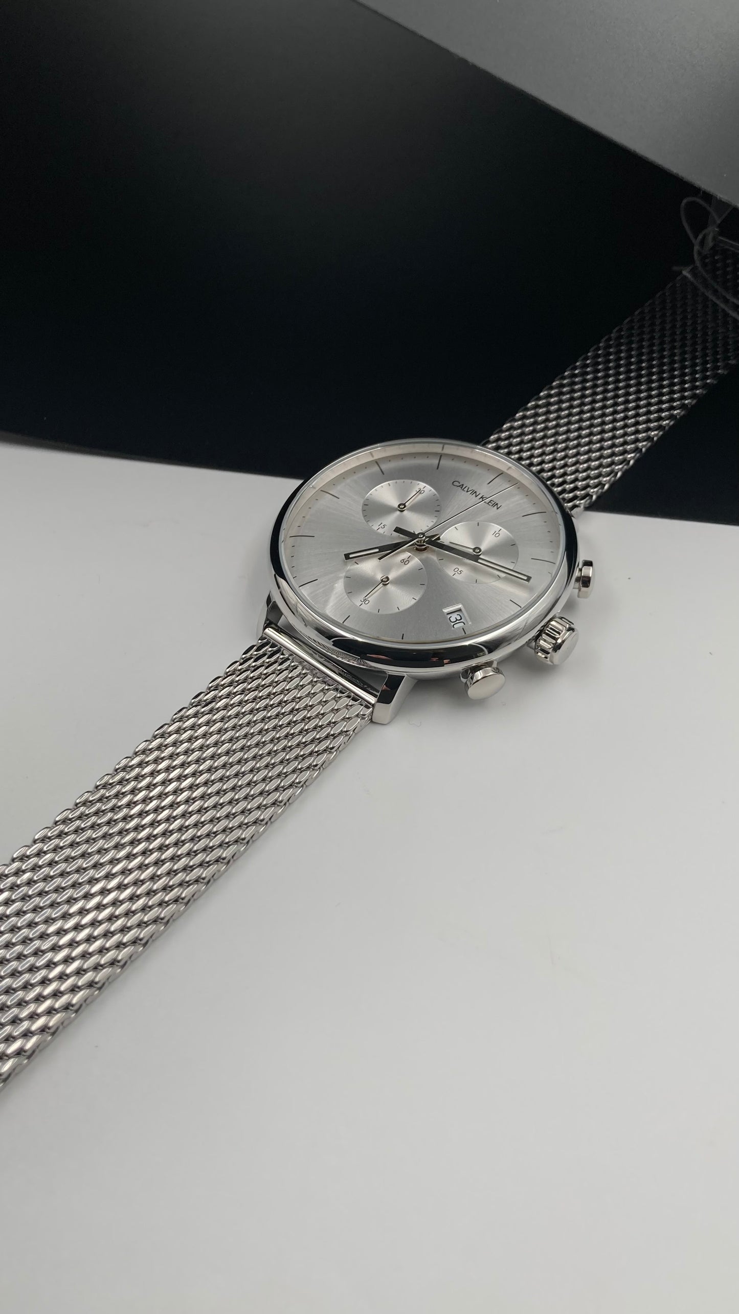 Neue, in der Schweiz hergestellte CALVIN KLEIN High Noon Chronograph Quarz Herrenuhr mit silbernem Zifferblatt