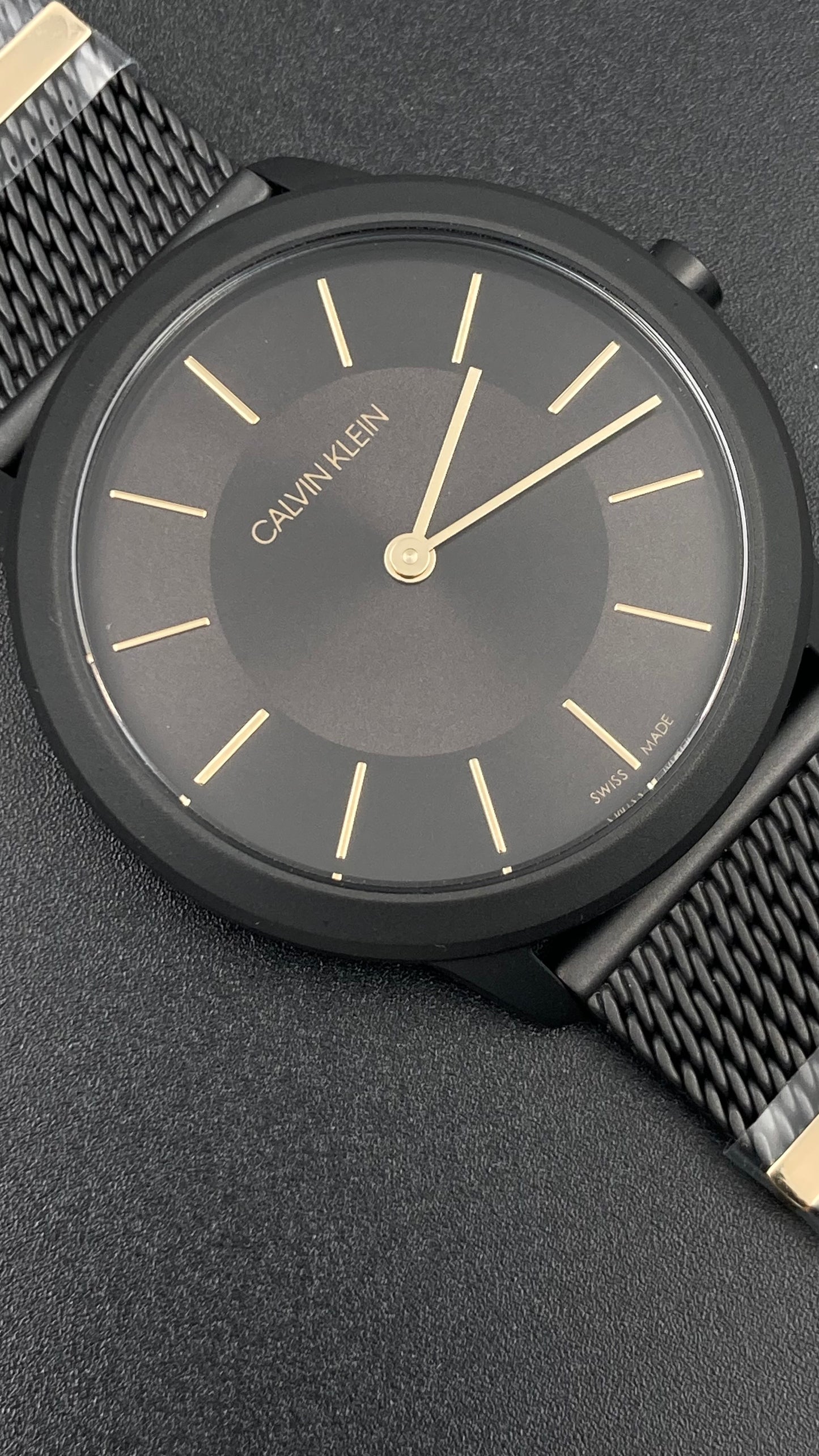 Neue, in der Schweiz hergestellte CALVIN KLEIN Minimal Quartz Damenuhr mit schwarzem Zifferblatt