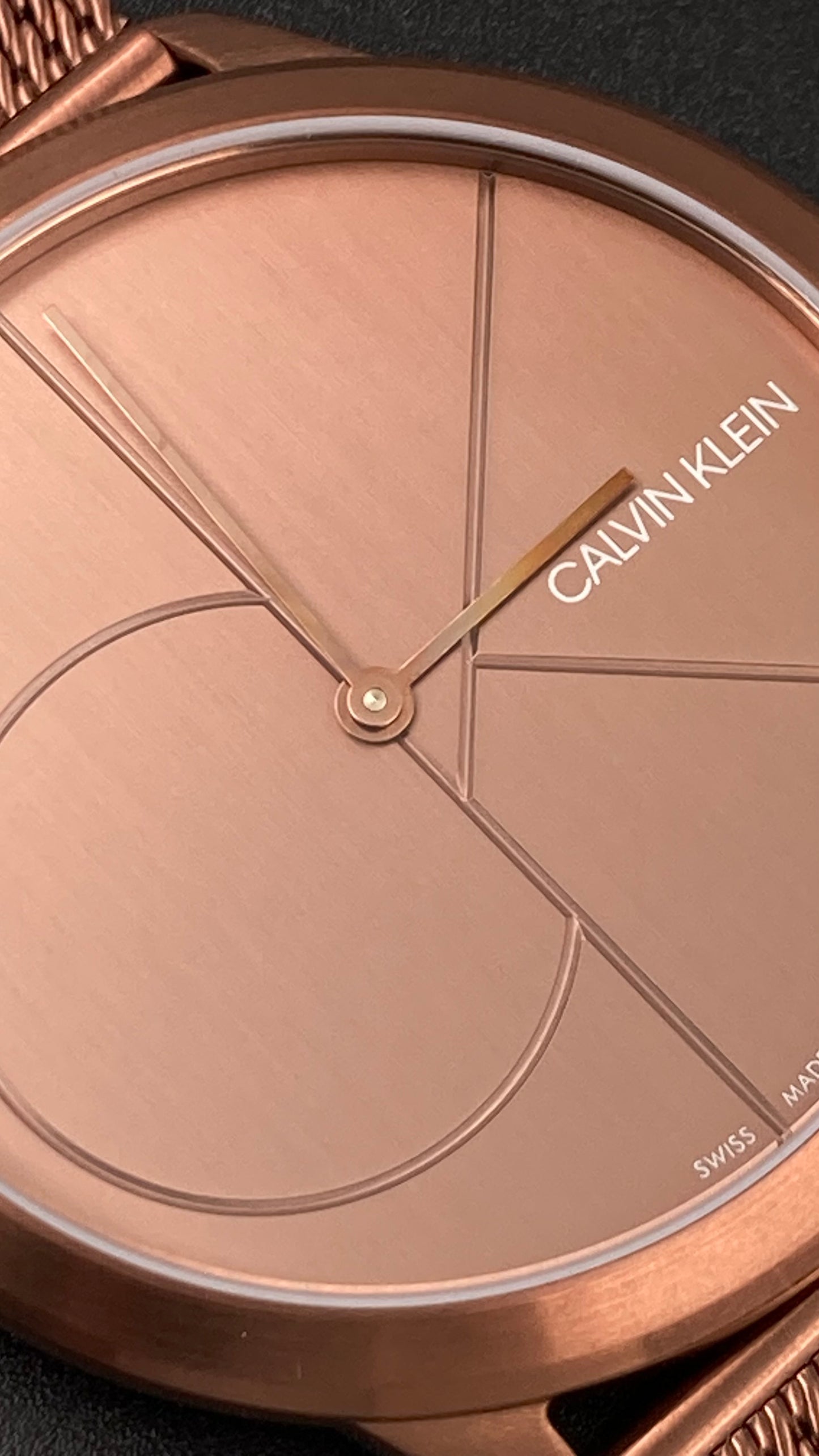 Neue, in der Schweiz hergestellte CALVIN KLEIN Minimal Quartz Herrenuhr mit rosa Zifferblatt