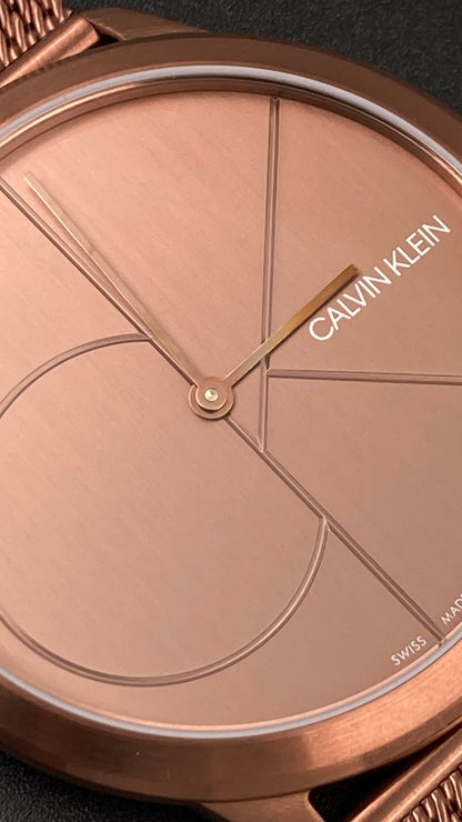 Neue, in der Schweiz hergestellte CALVIN KLEIN Minimal Quartz Herrenuhr mit rosa Zifferblatt