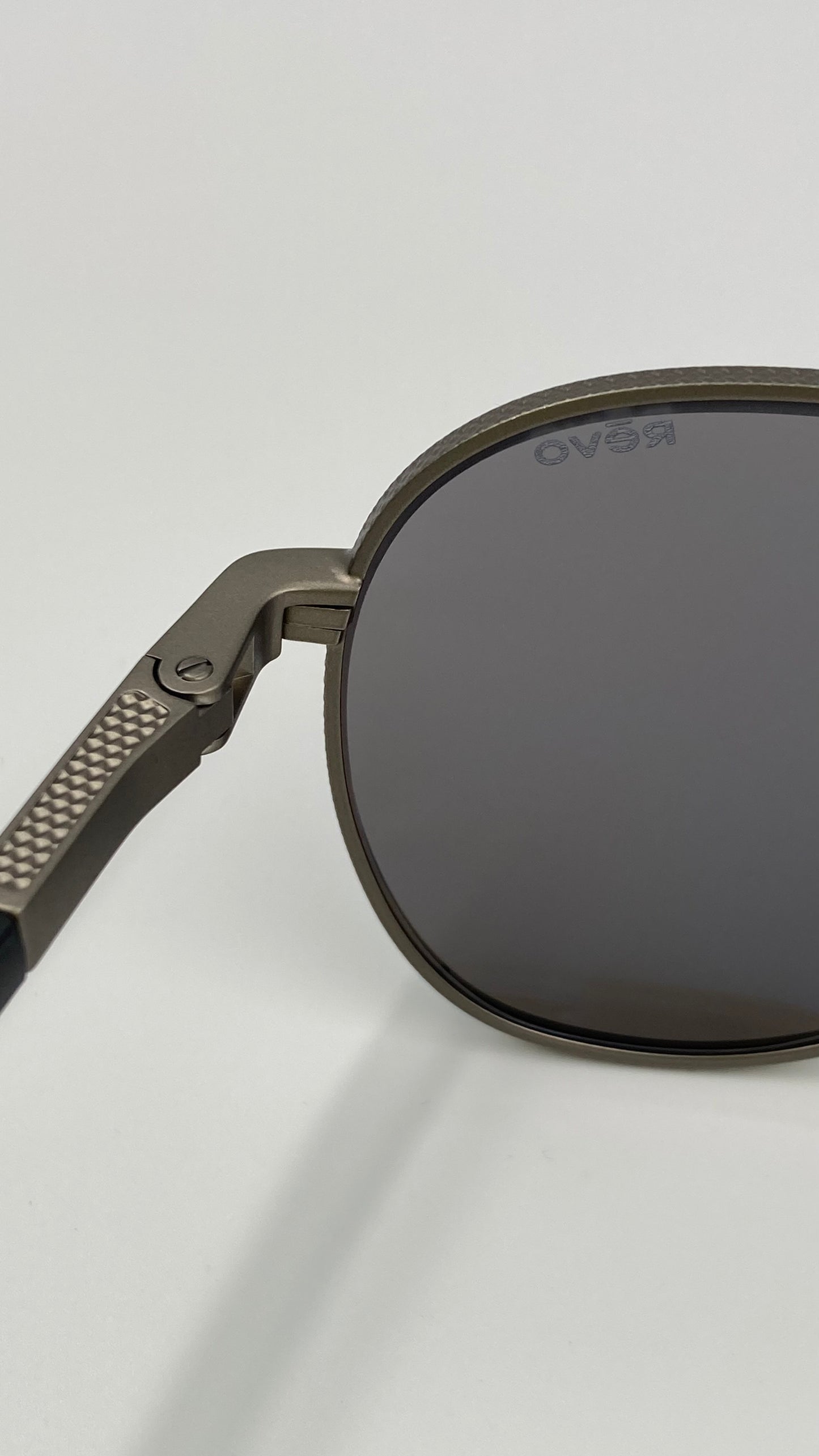 *NEW* REVO RACONTEUR RE1011 SUNGLASSES - GUNMETAL/BLUE WATER