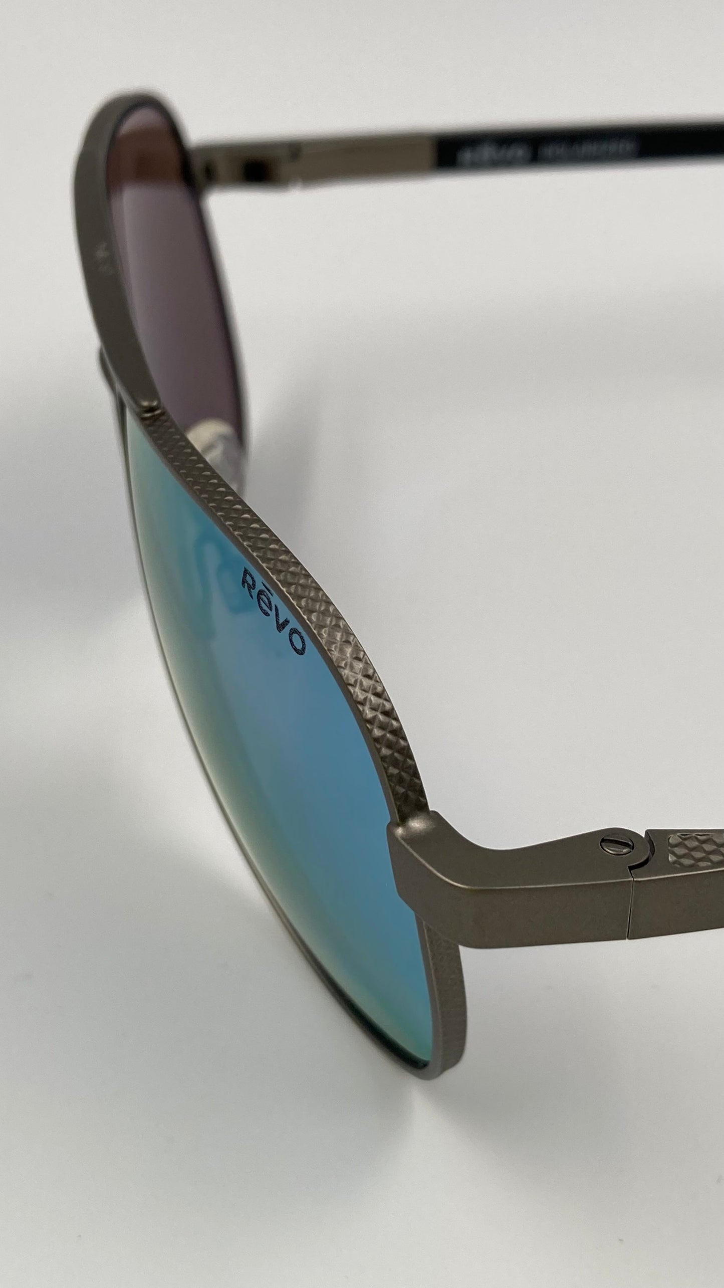*NEW* REVO RACONTEUR RE1011 SUNGLASSES - GUNMETAL/BLUE WATER