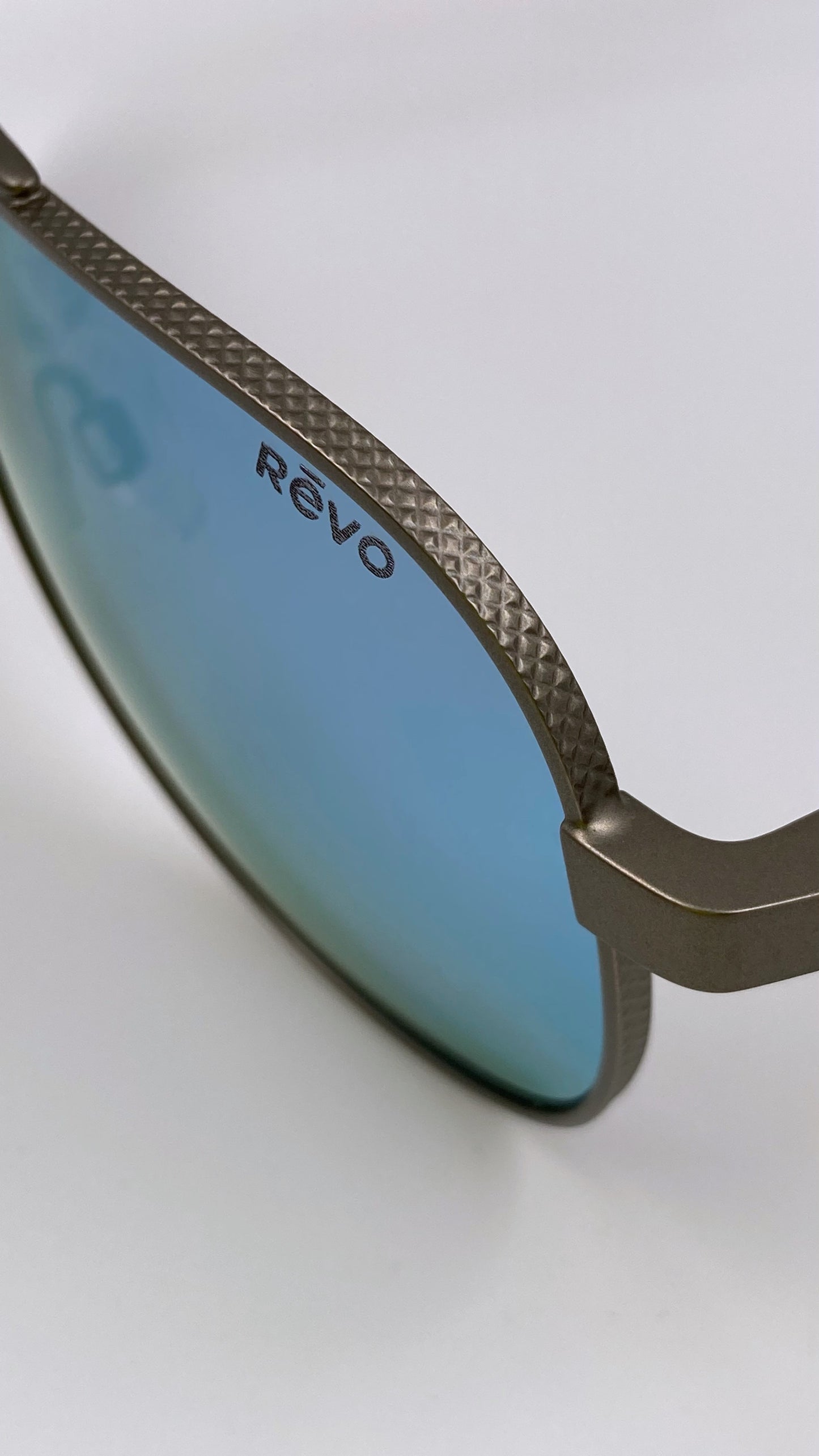 *NEW* REVO RACONTEUR RE1011 SUNGLASSES - GUNMETAL/BLUE WATER