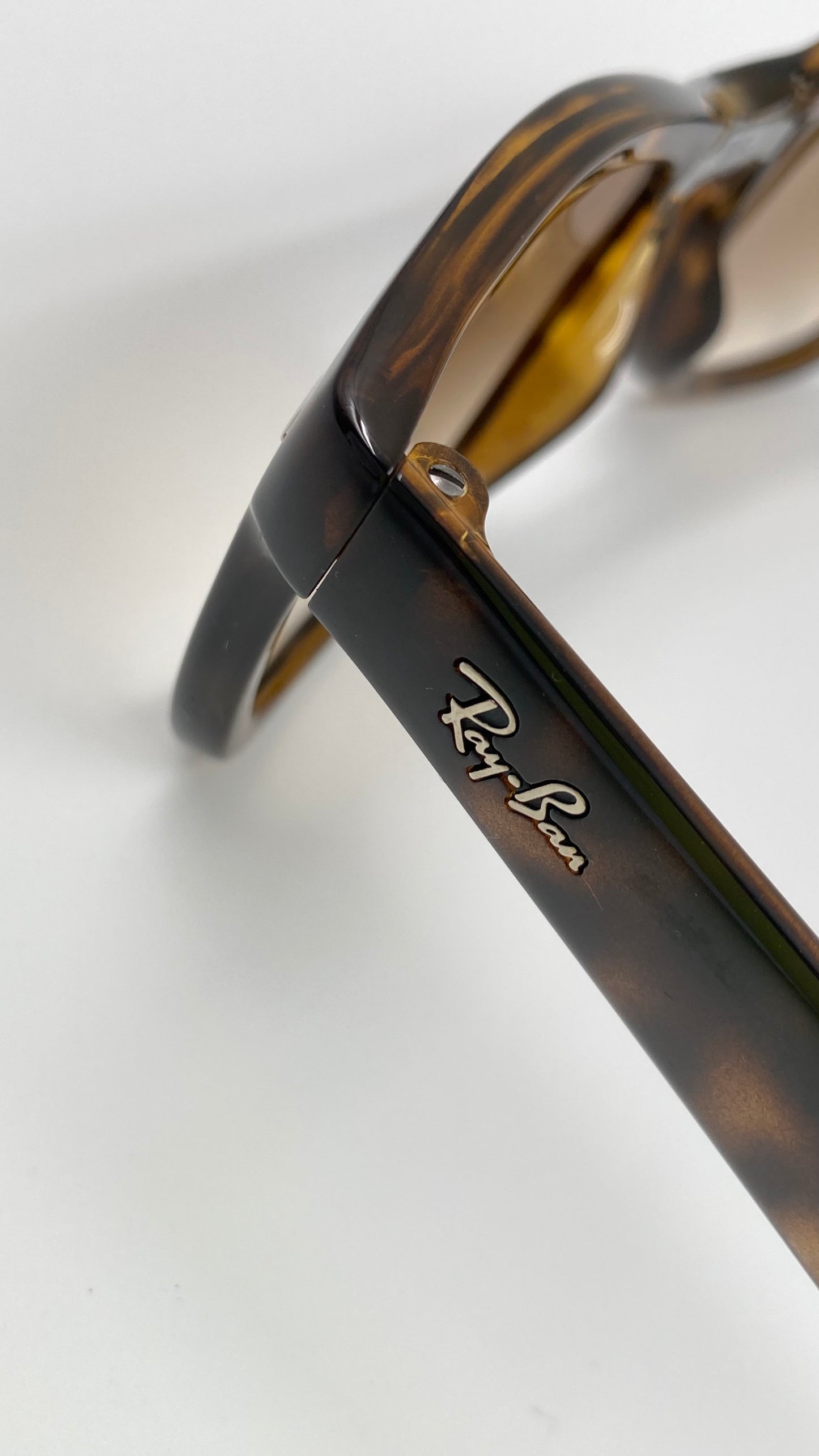 Neu RAY BAN - RB4105 - FOLDING WAYFARER Sonnenbrille