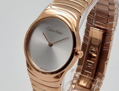 Neue, in der Schweiz hergestellte CALVIN KLEIN Whirl Damen-Quarzuhr mit silbernem Zifferblatt und Roségold-PVD