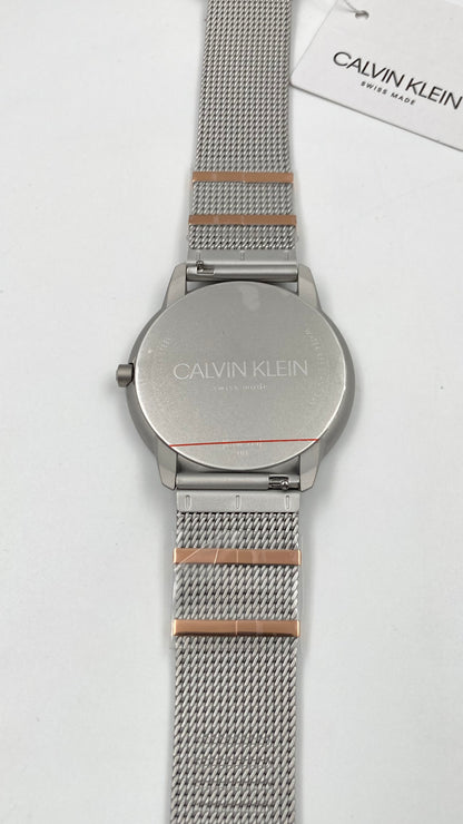 Neue, in der Schweiz hergestellte CALVIN KLEIN Minimal Quartz Damenuhr mit silbernem Zifferblatt
