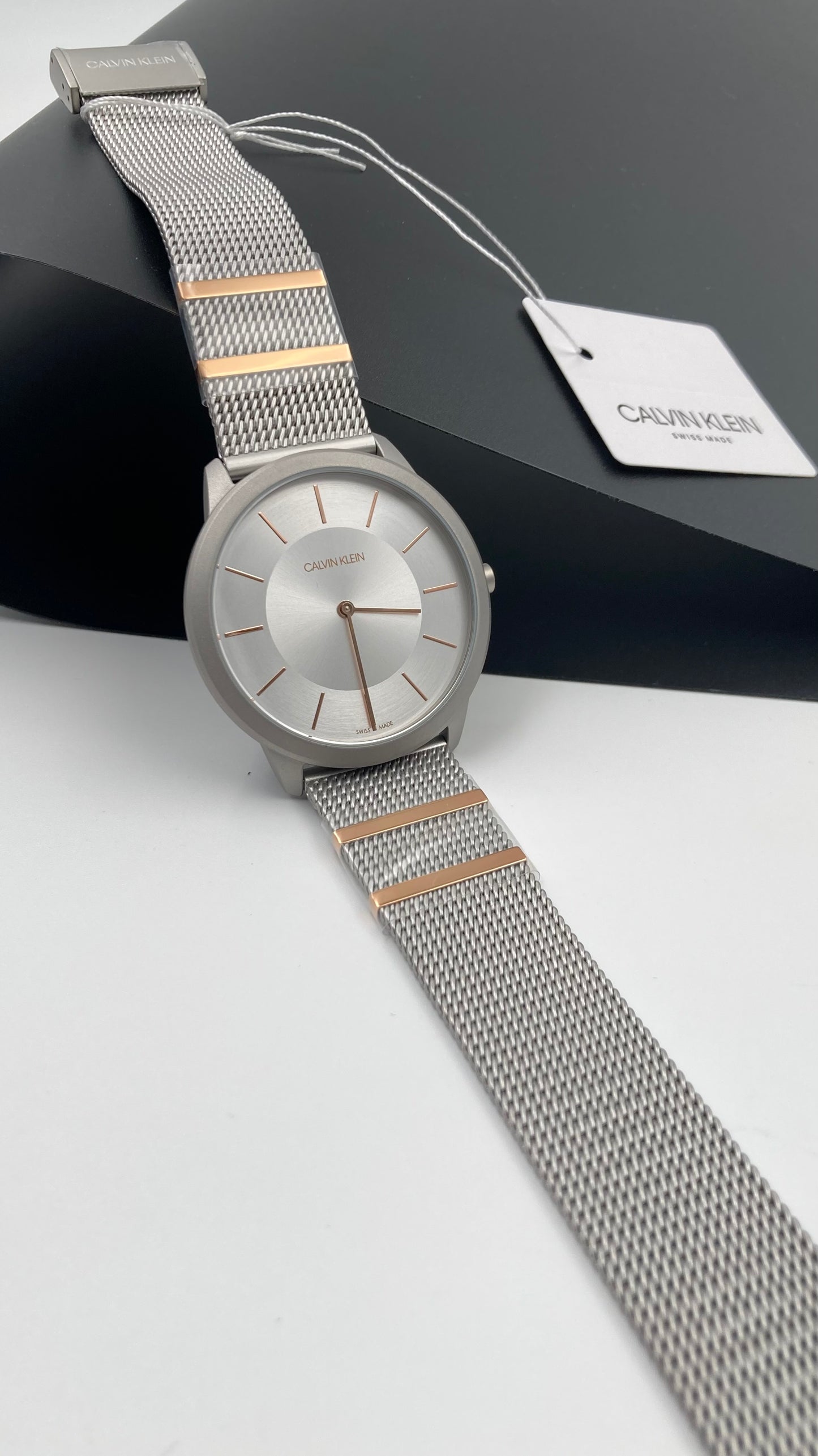 Neue, in der Schweiz hergestellte CALVIN KLEIN Minimal Quartz Damenuhr mit silbernem Zifferblatt