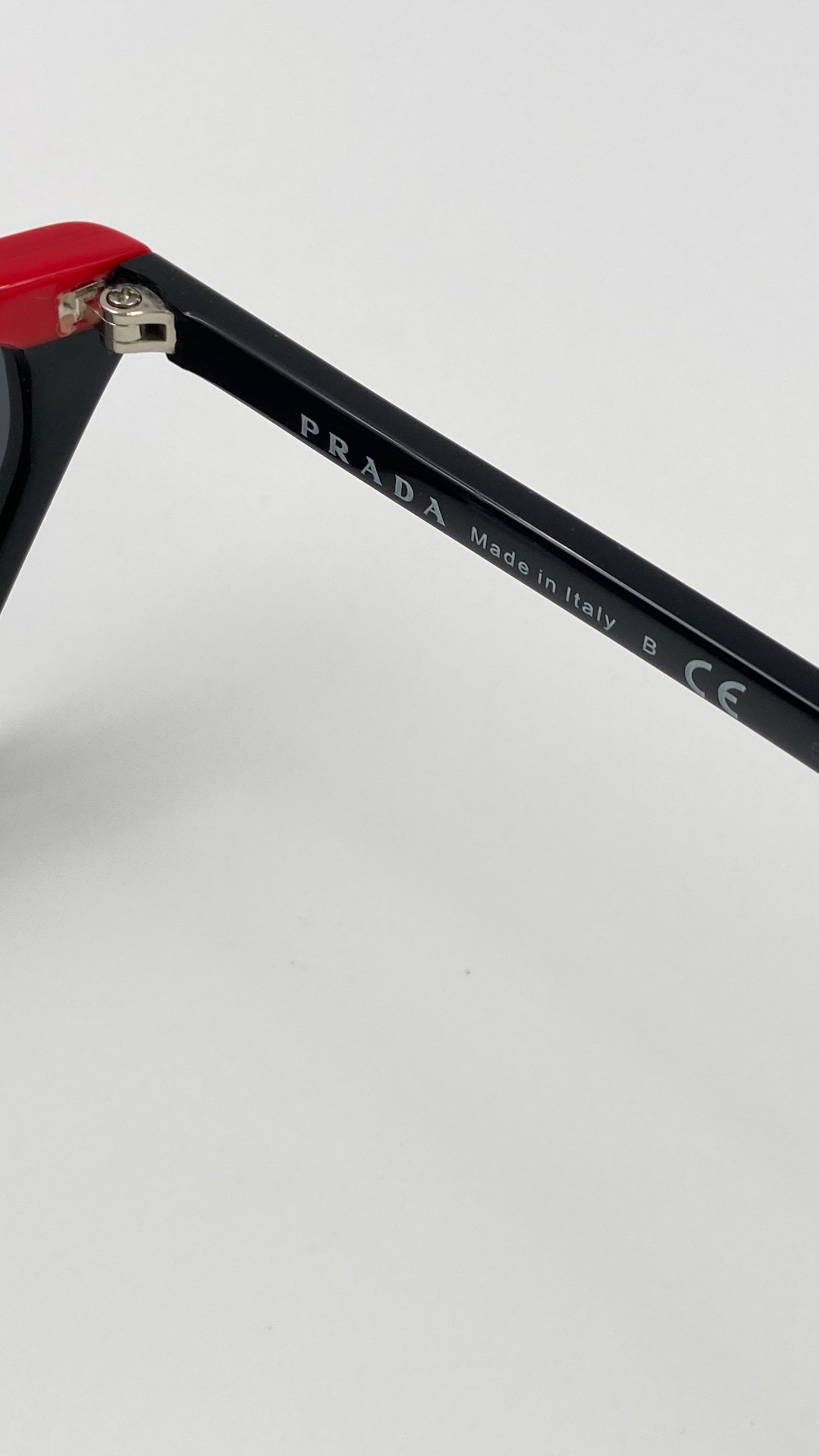 *NEW* PRADA ULTRAVOX SPECIAL COLLECTION SPR19U YVH 5S0 SUNGLASSES - BLACK/RED